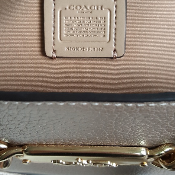 Coach signature leather arm and cross body bag. - Picture 6 of 8